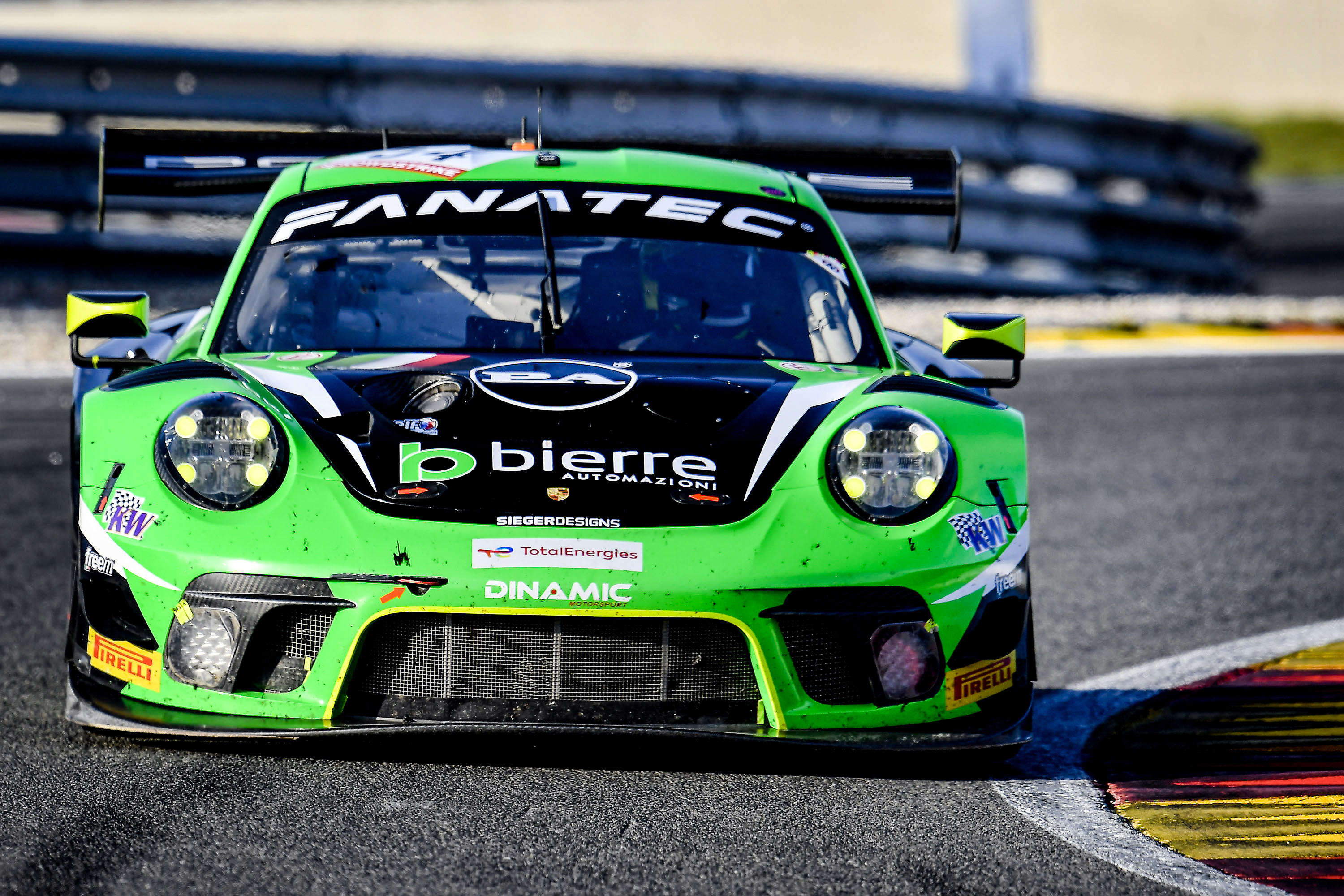 Dinamic Motorsport Porsche 911 GT3 R